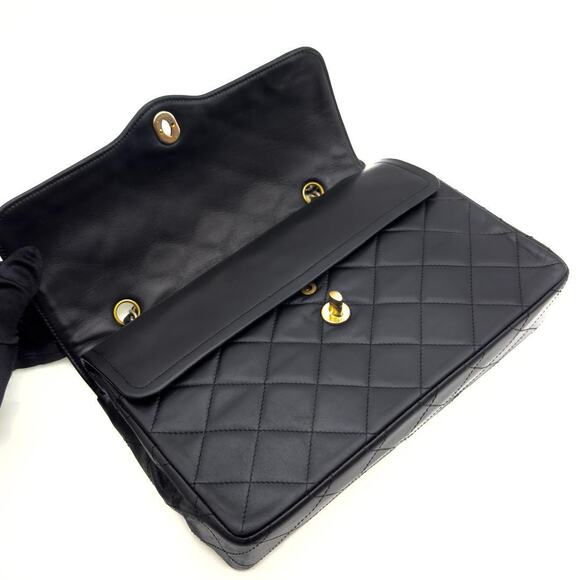 Authentic CHANEL CC Paris Limited Double Flap Lambskin Matelasse Chain Bag Black - Picture 7 of 11